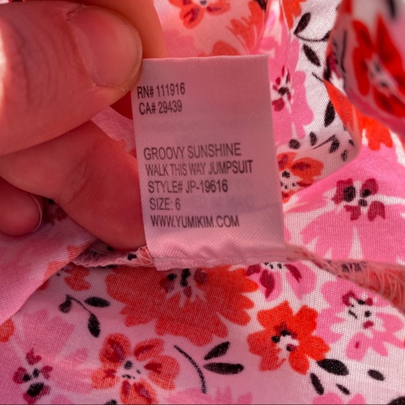 Yumi Kim 'Walk This Way' Retro Style Wide Leg Floral Jumpsuit - Picture 4 of 16